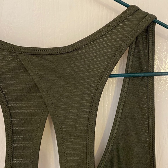 Manduka open back Medium olive tank. - Picture 1 of 5